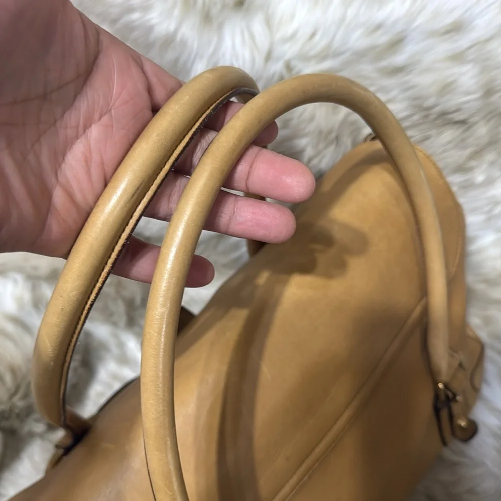 Gucci Women's Tan Leather Bag - Picture 13 of 16